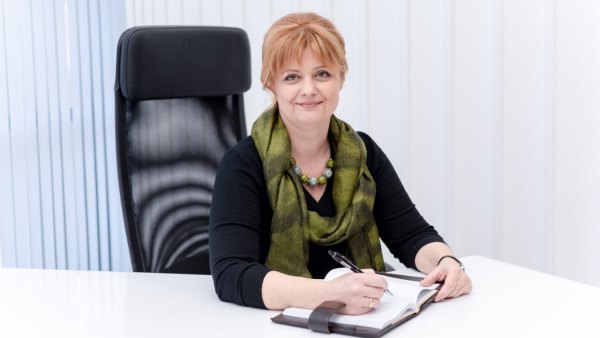 Ведущая вебинара по психодиагностике